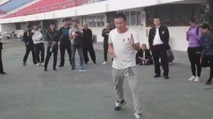 吴教练在新乡市武术协会传授少林拳特点